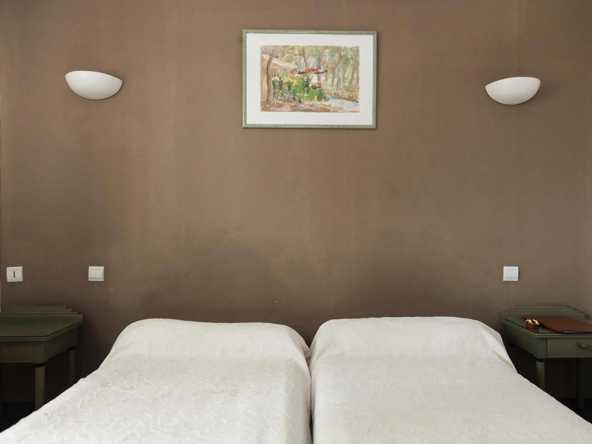 La Touloubre Hotell La Barben Eksteriør bilde